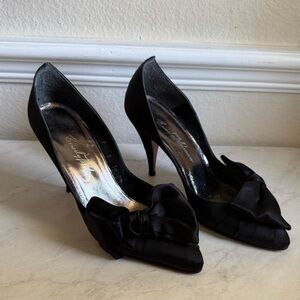BEVERLY FELDMAN VTG Black Satin Bow Heels
